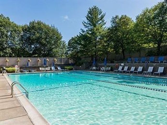 33 Pond Ave 213, Brookline, MA 02445