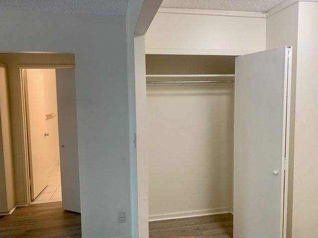 33 Pond Ave 213, Brookline, MA 02445