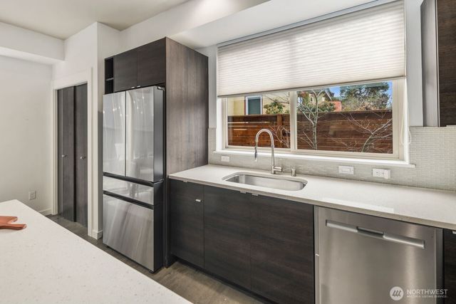 3955 SW Oregon Street, Seattle, WA 98116