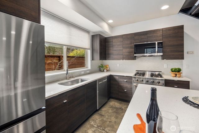 3955 SW Oregon Street, Seattle, WA 98116