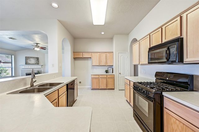 16814 Tower Ridge, Friendswood, TX 77546