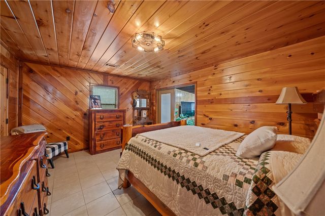 31 Shady Lane, Other, TX 77371