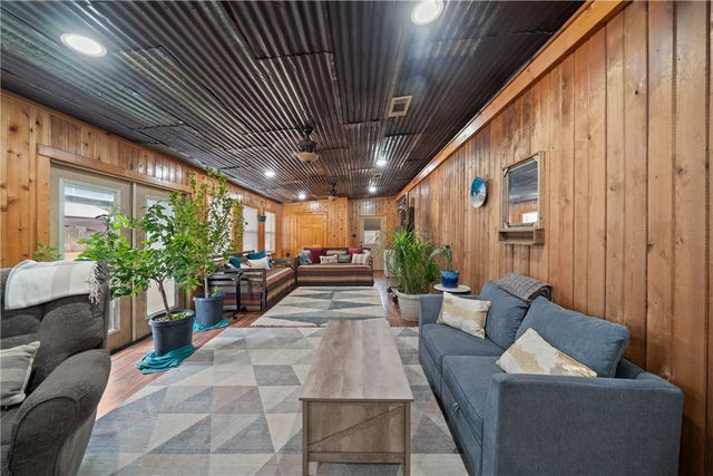 31 Shady Lane, Other, TX 77371