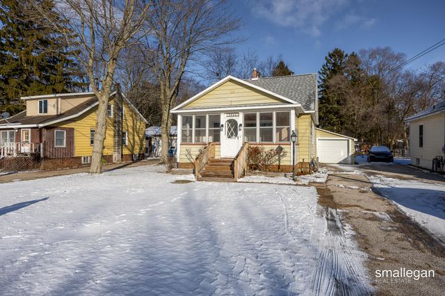 2040 Lawnel Avenue, Norton Shores City, MI 49441