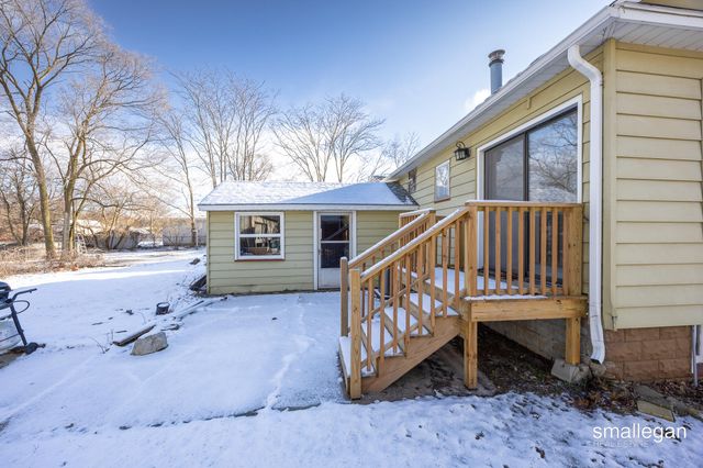 2040 Lawnel Avenue, Norton Shores City, MI 49441
