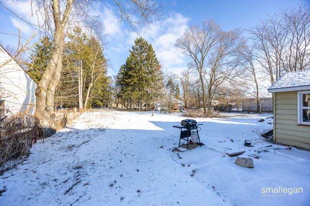 2040 Lawnel Avenue, Norton Shores City, MI 49441