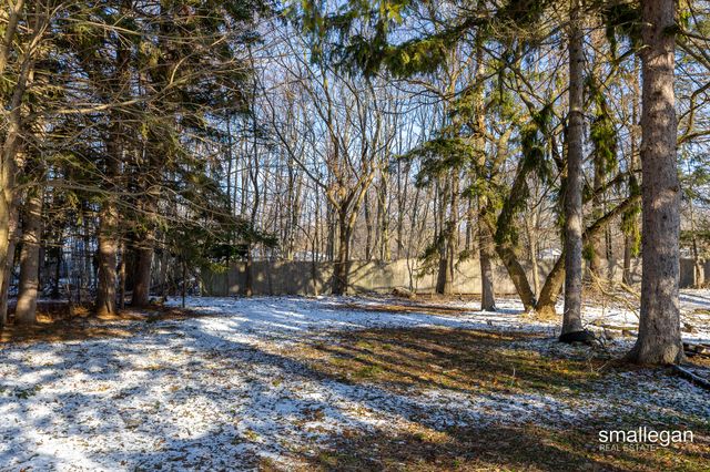 2040 Lawnel Avenue, Norton Shores City, MI 49441