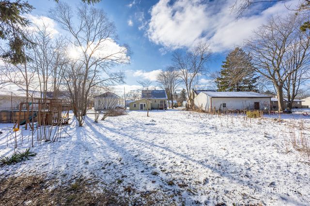 2040 Lawnel Avenue, Norton Shores City, MI 49441