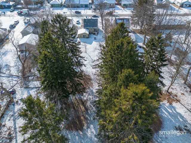 2040 Lawnel Avenue, Norton Shores City, MI 49441