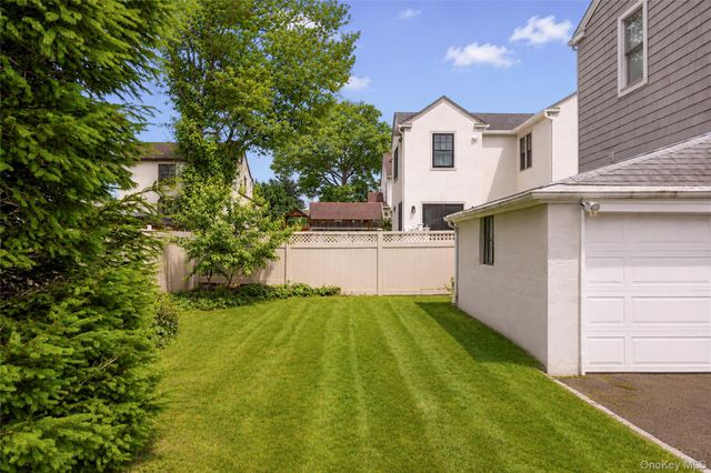 11 Summit Street, Eastchester, NY 10709