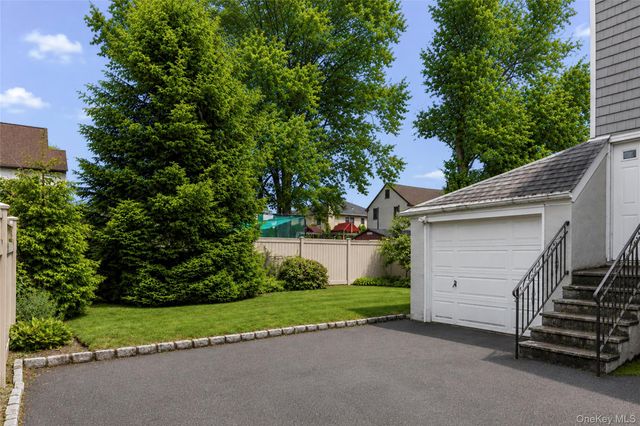 11 Summit Street, Eastchester, NY 10709