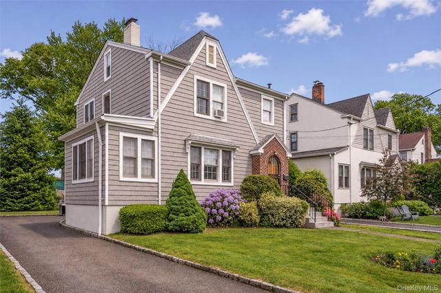 11 Summit Street, Eastchester, NY 10709