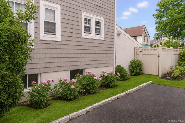 11 Summit Street, Eastchester, NY 10709