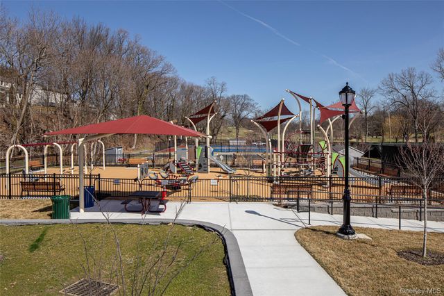 11 Summit Street, Eastchester, NY 10709