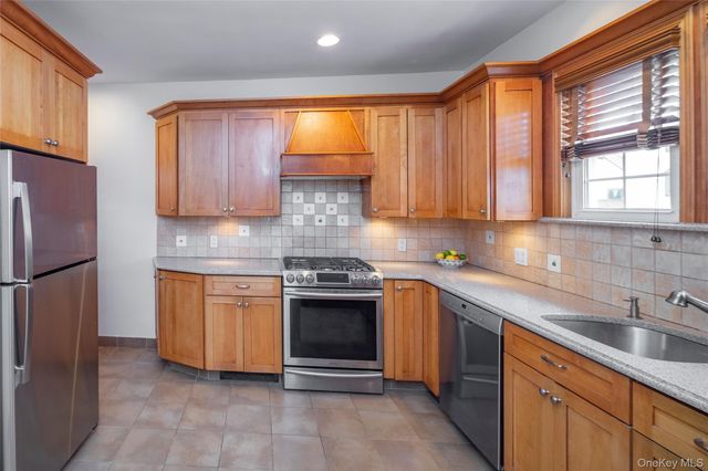 11 Summit Street, Eastchester, NY 10709