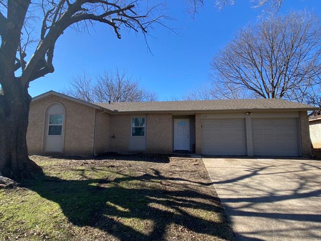 1319 Oakbrook Street, Lancaster, TX 75134