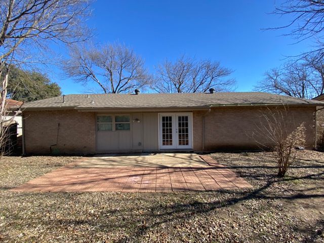 1319 Oakbrook Street, Lancaster, TX 75134