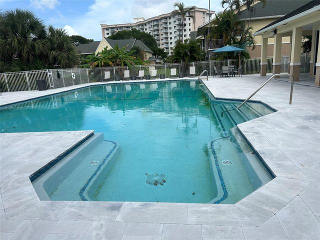 2823 N COURSE Drive 201, Pompano Beach, FL 33069
