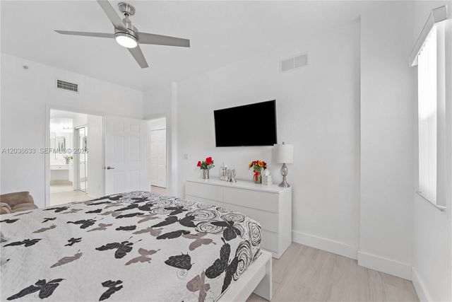 7715 Yardley Dr 303, Tamarac, FL 33321