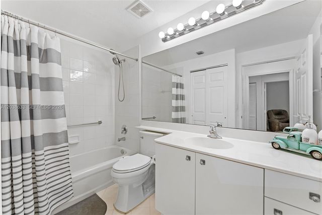 7715 Yardley Dr 303, Tamarac, FL 33321