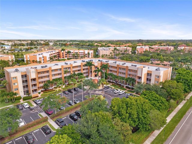 7715 Yardley Dr 303, Tamarac, FL 33321