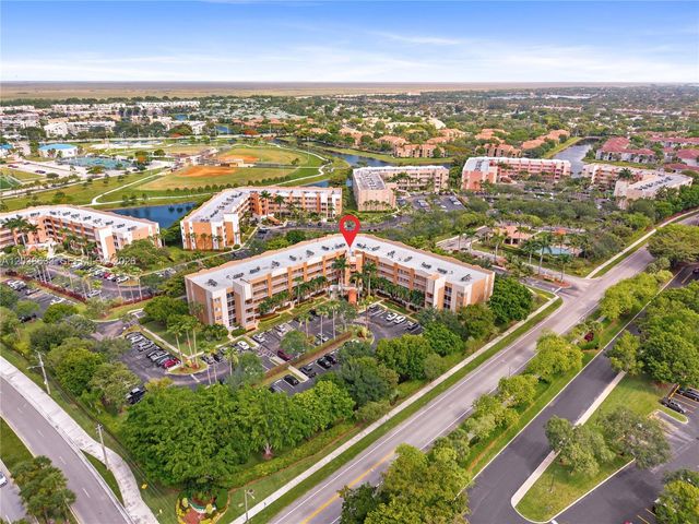 7715 Yardley Dr 303, Tamarac, FL 33321
