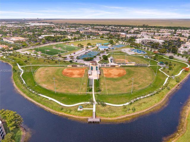7715 Yardley Dr 303, Tamarac, FL 33321