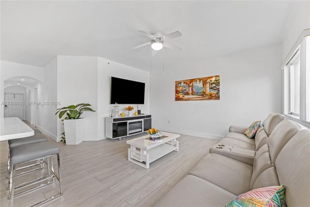 7715 Yardley Dr 303, Tamarac, FL 33321