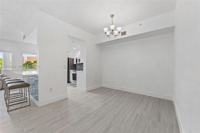 7715 Yardley Dr 303, Tamarac, FL 33321