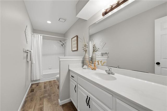 1508 SE Long Place, Lee's Summit, MO 64063