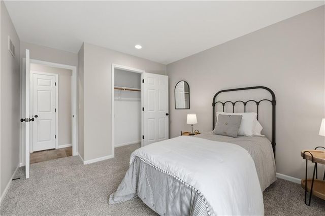 1508 SE Long Place, Lee's Summit, MO 64063