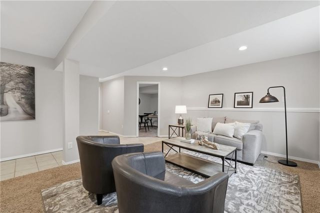 1508 SE Long Place, Lee's Summit, MO 64063