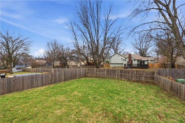 1508 SE Long Place, Lee's Summit, MO 64063