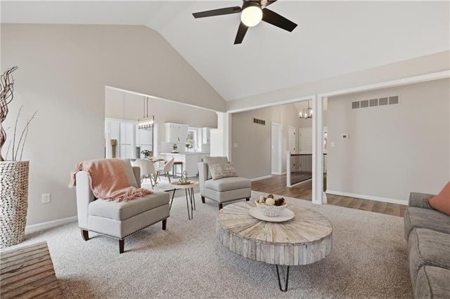 1508 SE Long Place, Lee's Summit, MO 64063