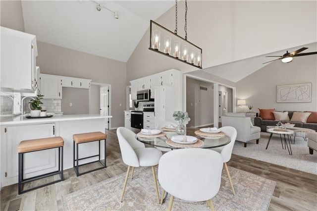 1508 SE Long Place, Lee's Summit, MO 64063