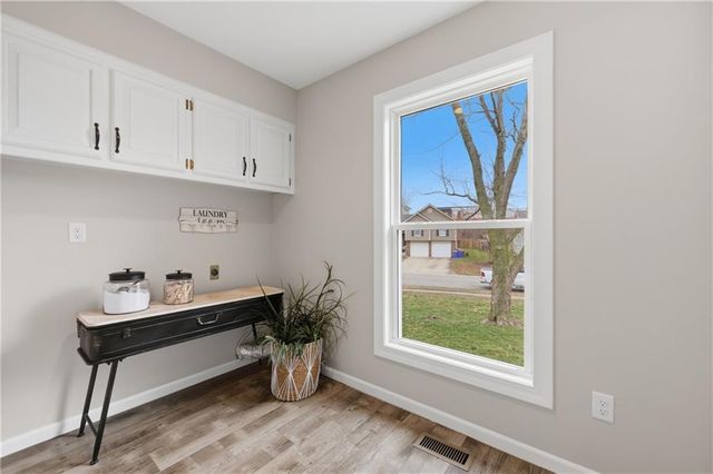 1508 SE Long Place, Lee's Summit, MO 64063