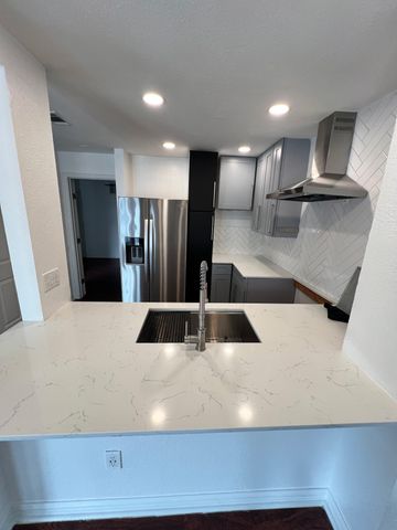 2307 Balsam Drive L213, Arlington, TX 76006