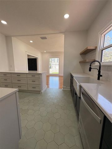 3610 W SAN JUAN STREET, Tampa, FL 33629