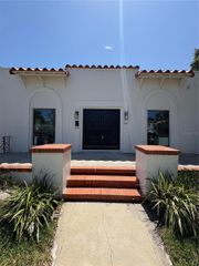 3610 W SAN JUAN STREET, Tampa, FL 33629