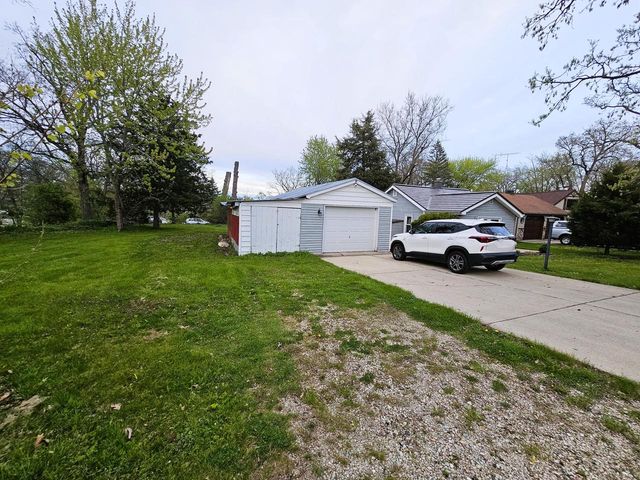 6211 242nd AVENUE, Salem, WI 53168