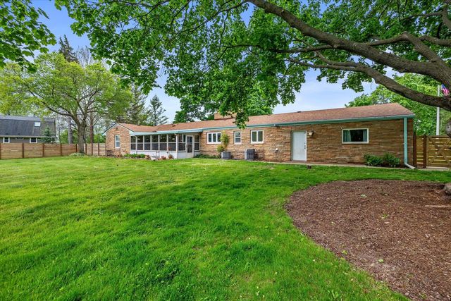 7300 S 92nd STREET, Franklin, WI 53132