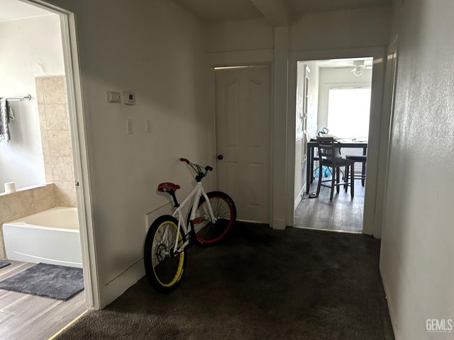 2416 Chester Lane, Bakersfield, CA 93304