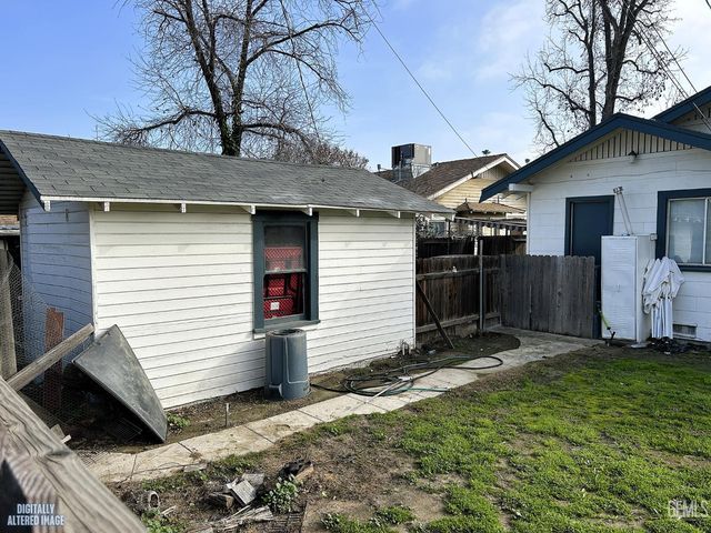 2416 Chester Lane, Bakersfield, CA 93304