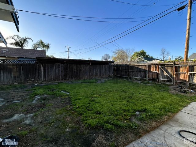 2416 Chester Lane, Bakersfield, CA 93304