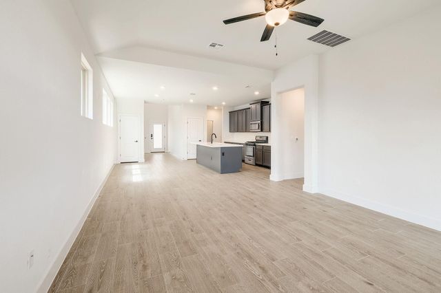 6111 Dumfries LN, Austin, TX 78744