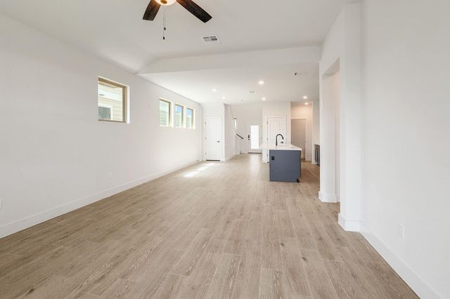 6111 Dumfries LN, Austin, TX 78744