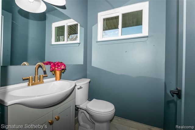 16615 Walcliff Drive, Clinton Township, MI 48035