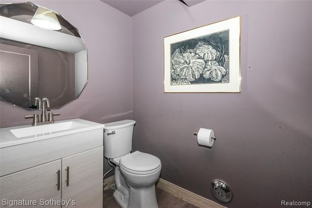 16615 Walcliff Drive, Clinton Township, MI 48035