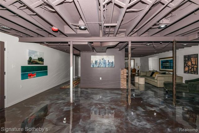 16615 Walcliff Drive, Clinton Township, MI 48035