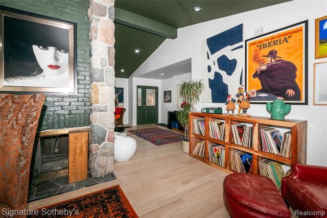 16615 Walcliff Drive, Clinton Township, MI 48035